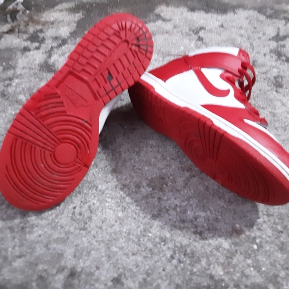 Nike Dunk high Championship Red 4.5 y - Picture 6 of 6